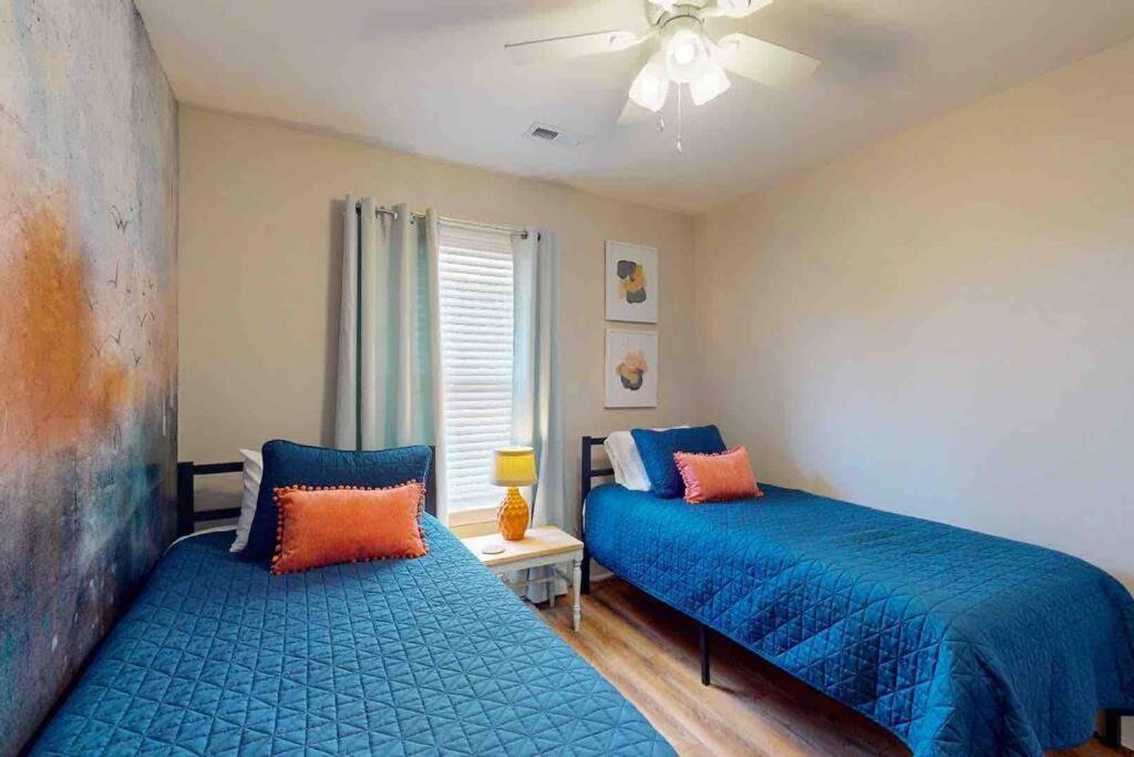 The Blue Door Bungalow Wilmington Extérieur photo