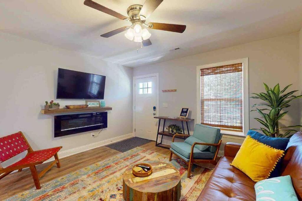 The Blue Door Bungalow Wilmington Extérieur photo